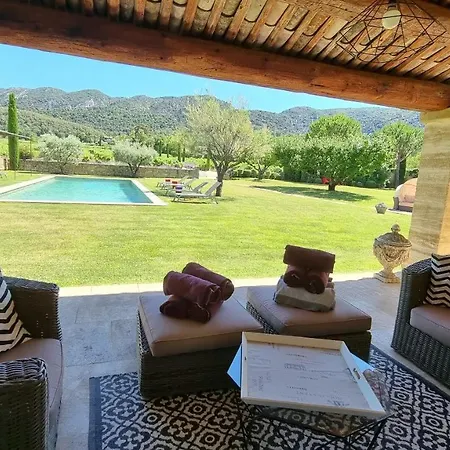 Du Luberon - Des Gourmandises Holiday home *